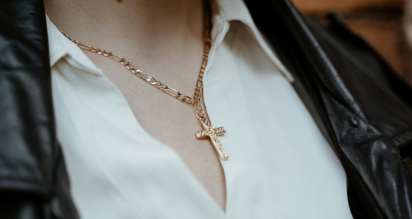 Comment choisir un collier croix qui reflÃ¨te votre style et vos valeursâ?