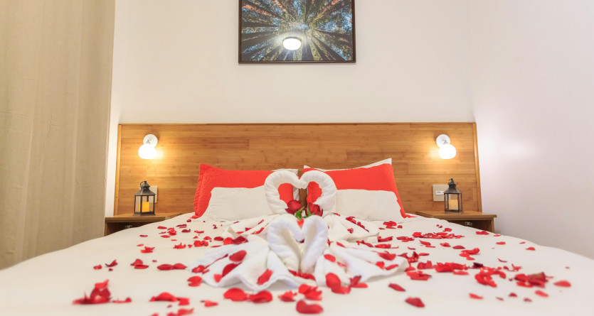 Quels accessoires faut-il choisir pour protÃ©ger la literie dâune love roomâ?